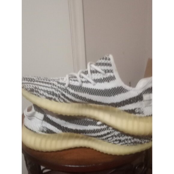 adidas Yeezy Boost 350 V2 Zebra Black White Mens Size 11
